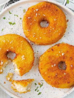 Donuts de poulet panés