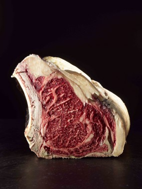 Côte de boeuf maturée au foin